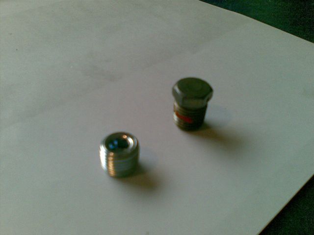 Plug from Van's (left)